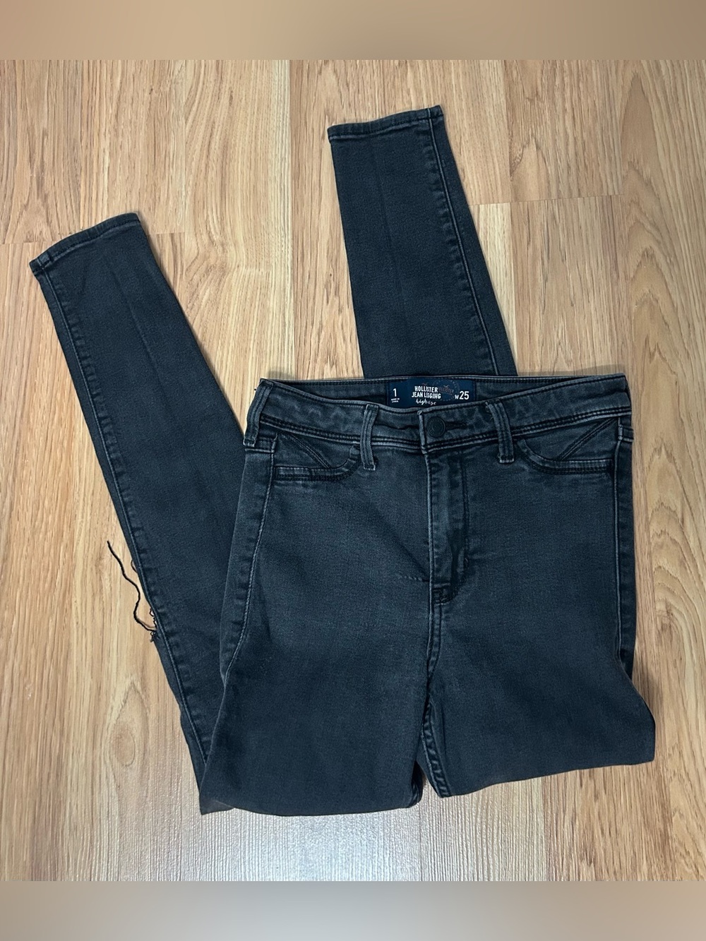 Hollister High Rise Ripped Jeans Leggings
